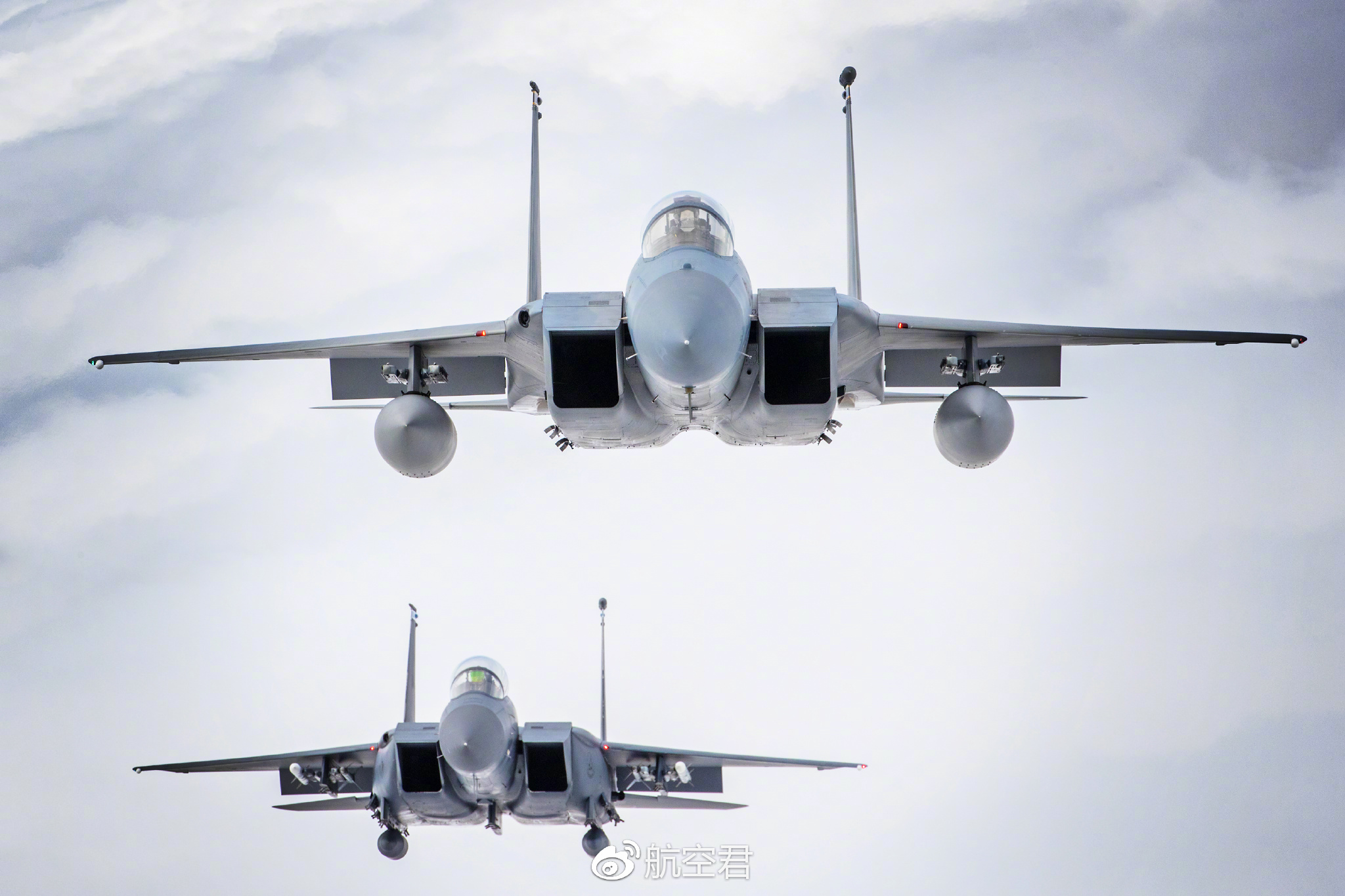 万全空对空拍摄的美国空军F-15战斗机