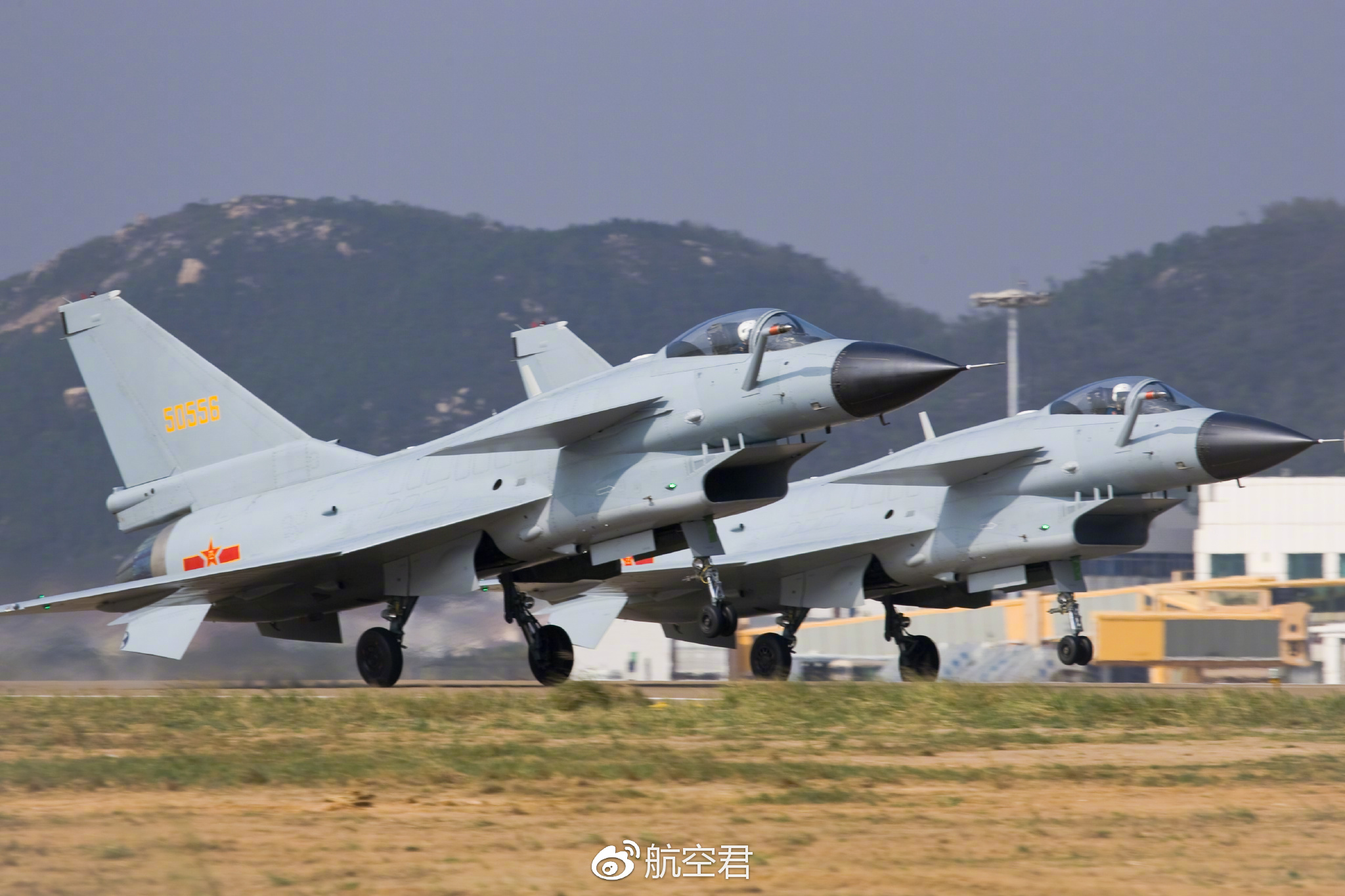 高瀚拍摄的2008年中国J-10战斗机首次公众亮相